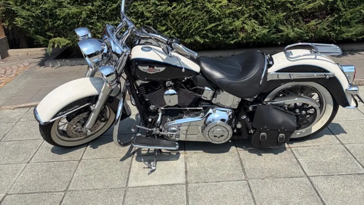 Harley-Davidson 1690 Deluxe ABS (2011 - 16) - FLSTN  (4)