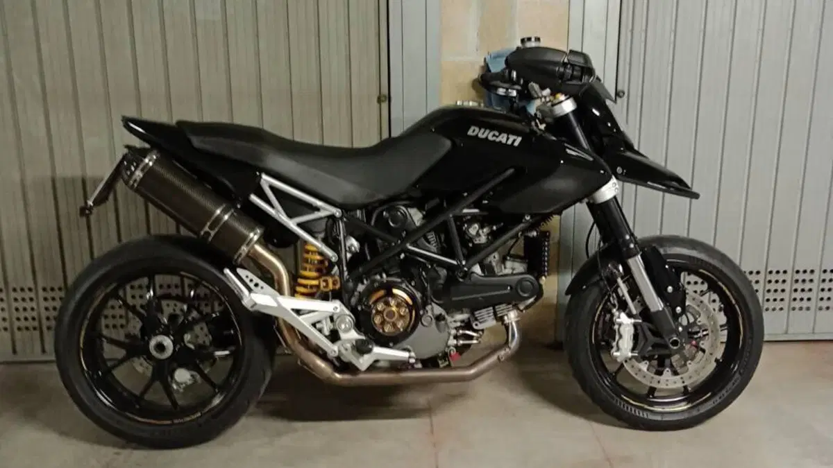 Ducati Hypermotard 1100 EVO (2010 - 12)  (2)