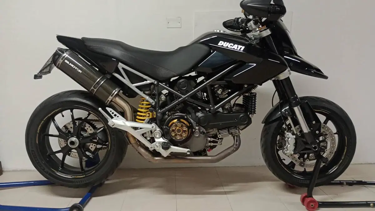 Ducati Hypermotard 1100 EVO (2010 - 12)  (8)