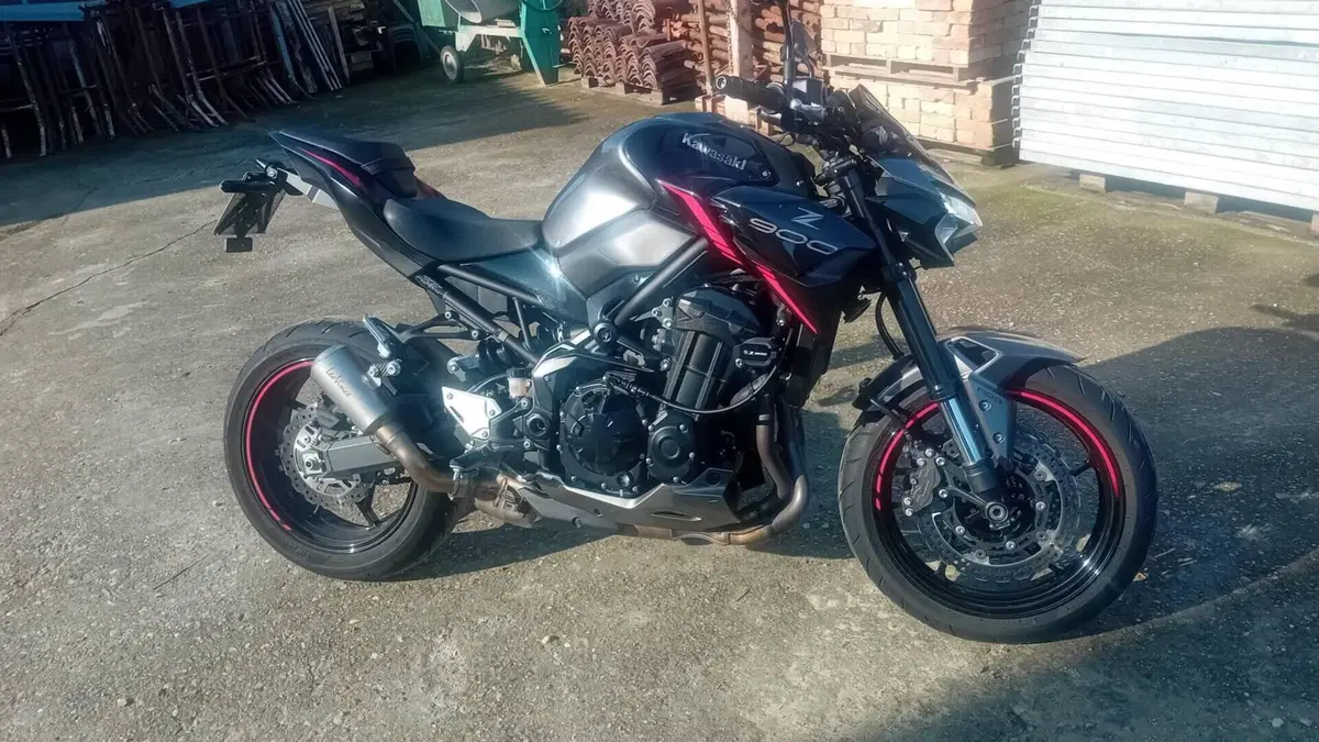 Kawasaki Z 900 (2021 - 24)  (2)