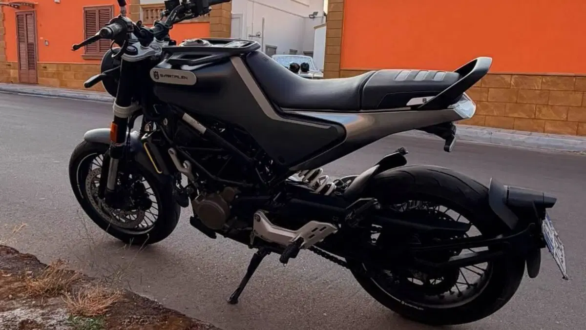 Husqvarna Svartpilen 125 (2021 - 23)  (2)