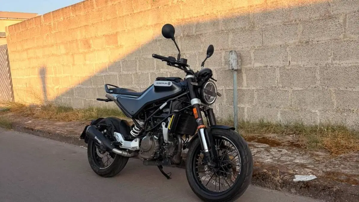 Husqvarna Svartpilen 125 (2021 - 23)  (4)