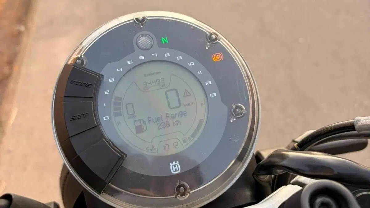 Husqvarna Svartpilen 125 (2021 - 23)  (6)