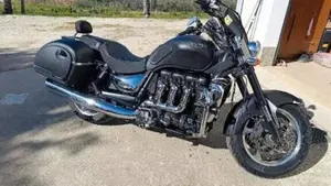 Triumph Rocket 3 Roadster ABS (2010 - 17)  (2)