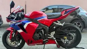 Honda CBR 600 RR (2024 - 26)  (2)