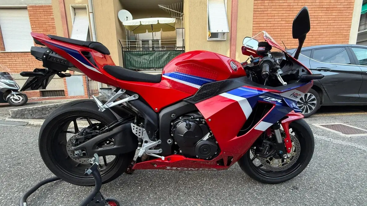 Honda CBR 600 RR (2024 - 26)  (4)