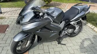 Honda VFR 800 (2006 - 13) usata