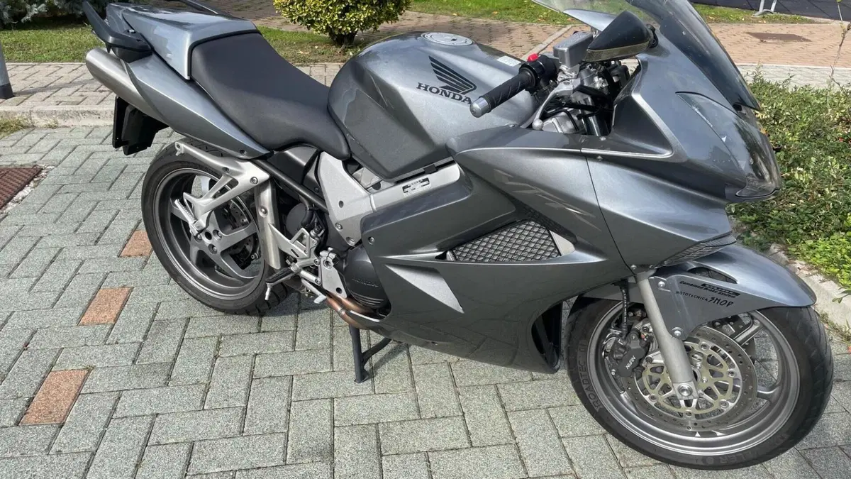 Honda VFR 800 (2006 - 13)  (3)