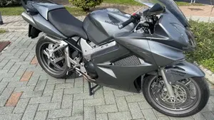 Honda VFR 800 (2006 - 13)  (3)