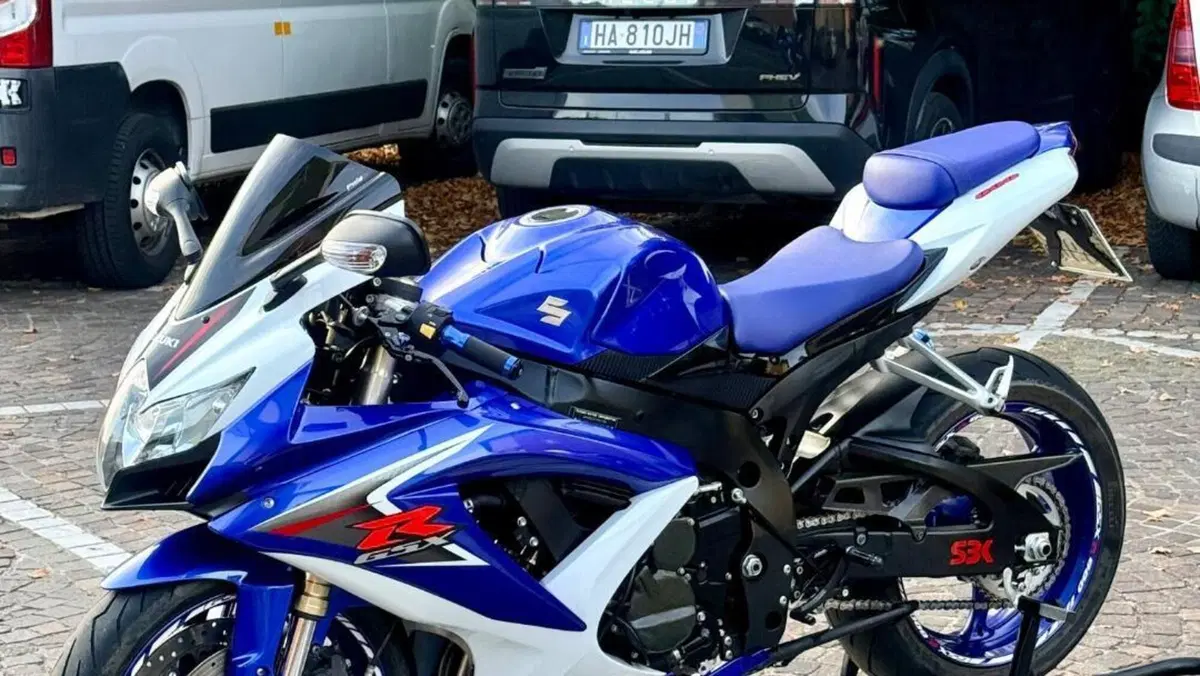 Suzuki GSX R 600 (2008 - 10)  (12)