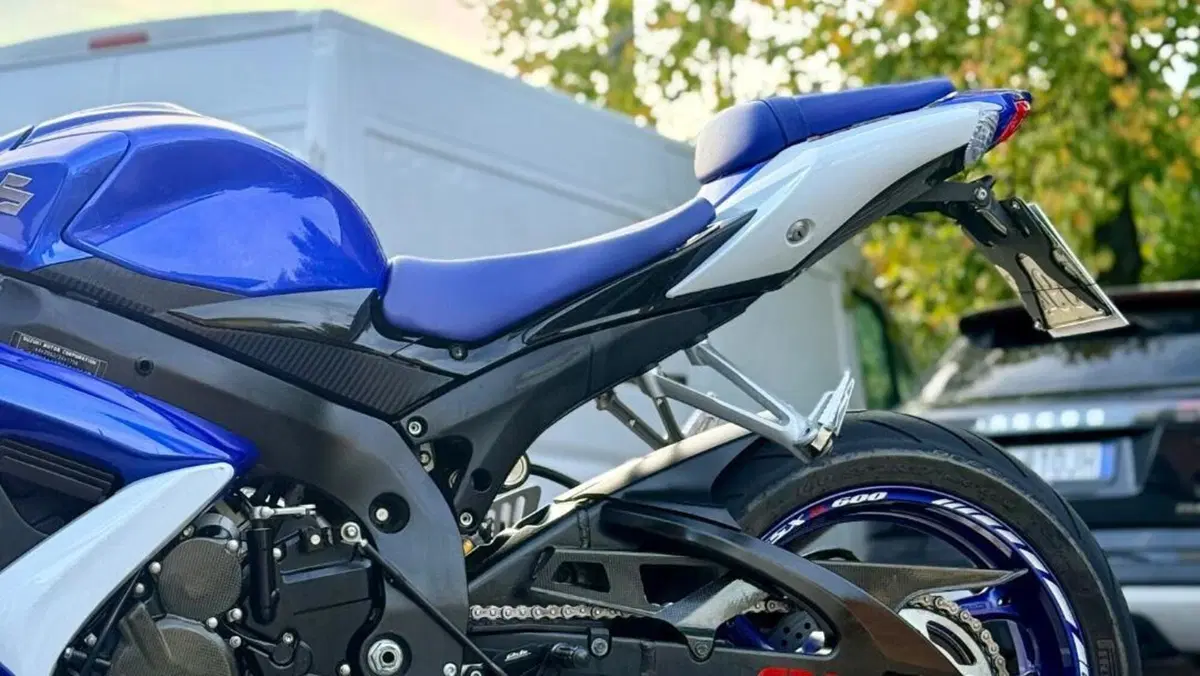 Suzuki GSX R 600 (2008 - 10)  (18)