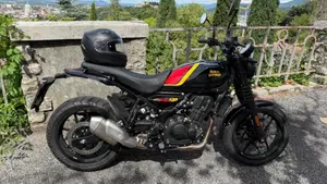 Royal Enfield Guerrilla 450 (2024 - 26) 