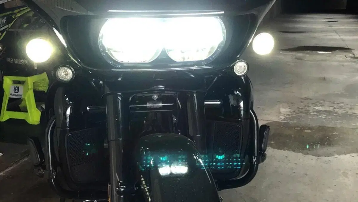 Harley-Davidson 114 Road Glide Limited (2020) - FLTRK  (3)