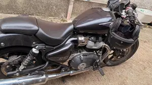 Royal Enfield Super Meteor 650 (2023 - 26)  (3)