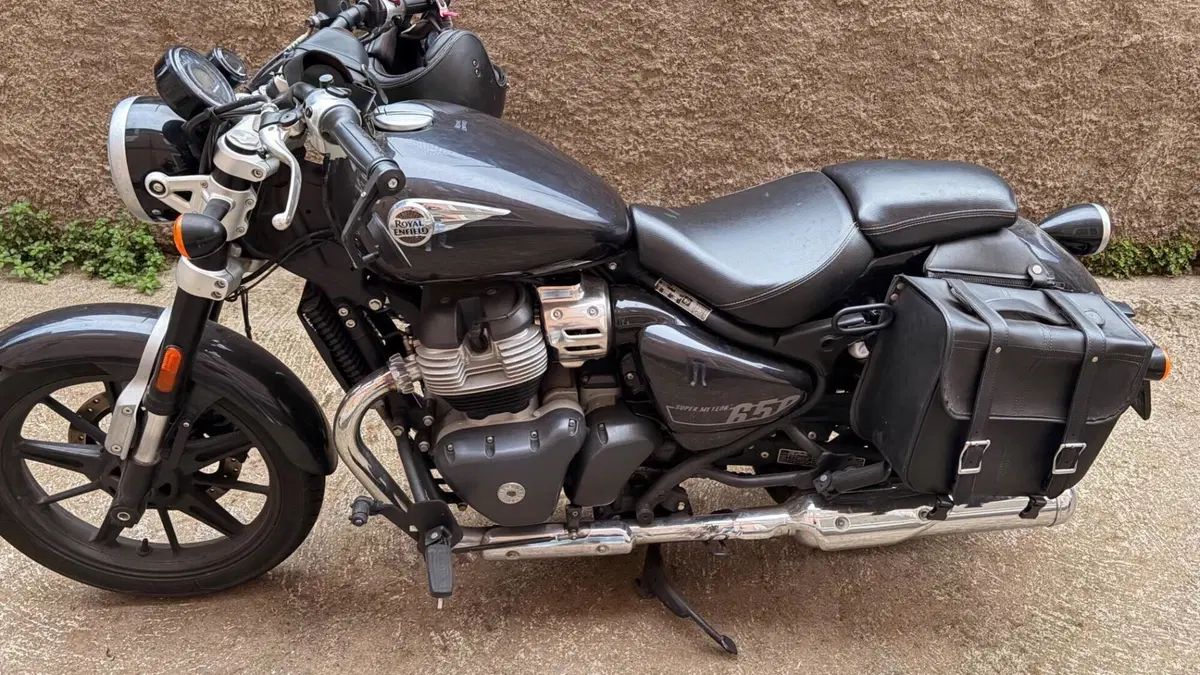Royal Enfield Super Meteor 650 (2023 - 26)  (5)