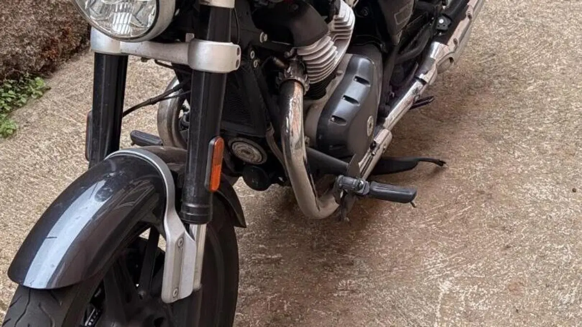 Royal Enfield Super Meteor 650 (2023 - 26)  (6)