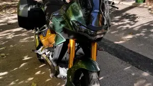 Moto Guzzi V100 Mandello (2022 - 24)  (3)