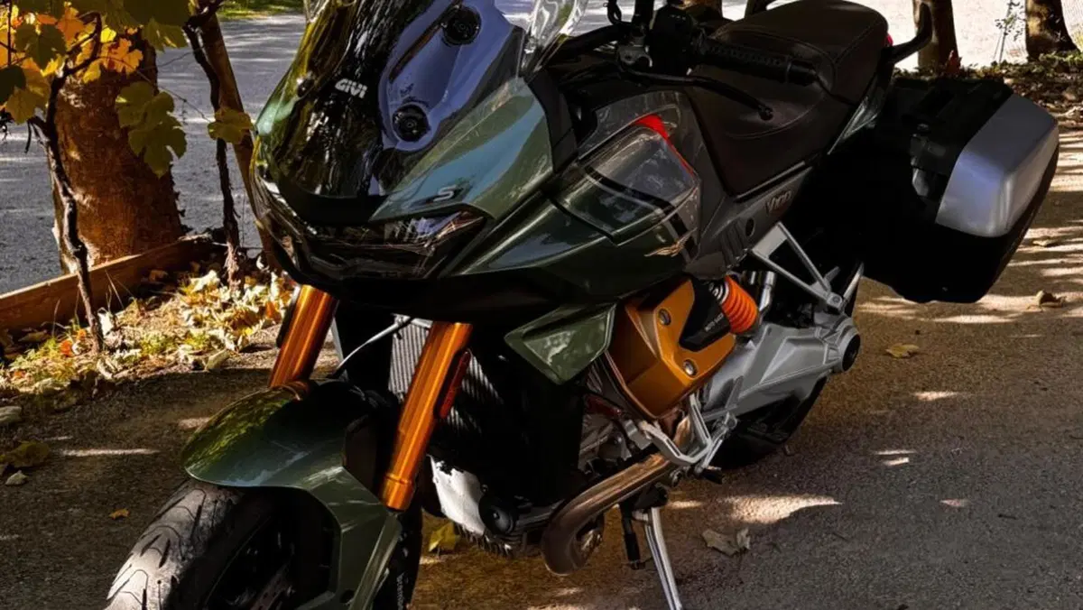 Moto Guzzi V100 Mandello (2022 - 24)  (4)