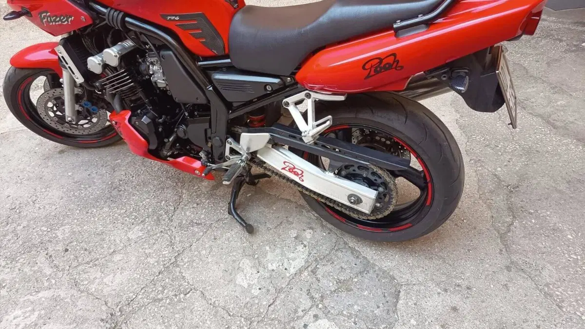 Yamaha FZS 600 Fazer (1998 - 01)  (3)