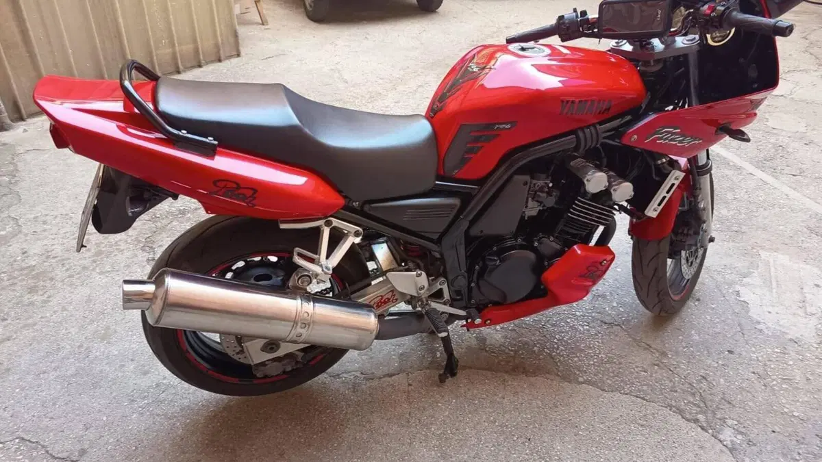 Yamaha FZS 600 Fazer (1998 - 01)  (4)