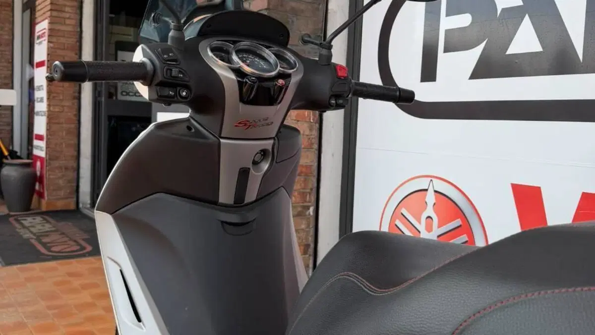 Piaggio Beverly 350 SportTouring ie (2011 - 15) 