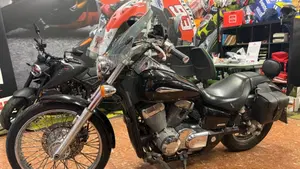 Honda VT 750 C Shadow Classic  (3)