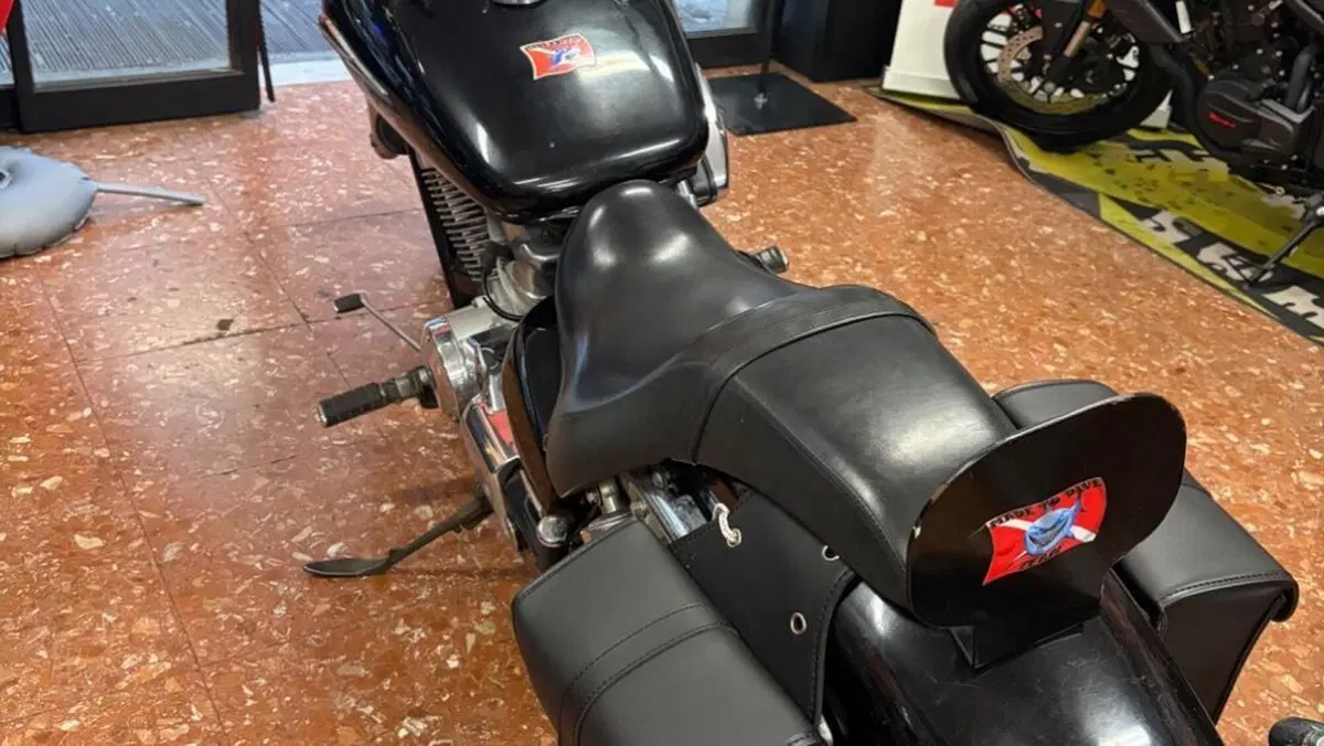 Honda VT 750 C Shadow Classic  (4)