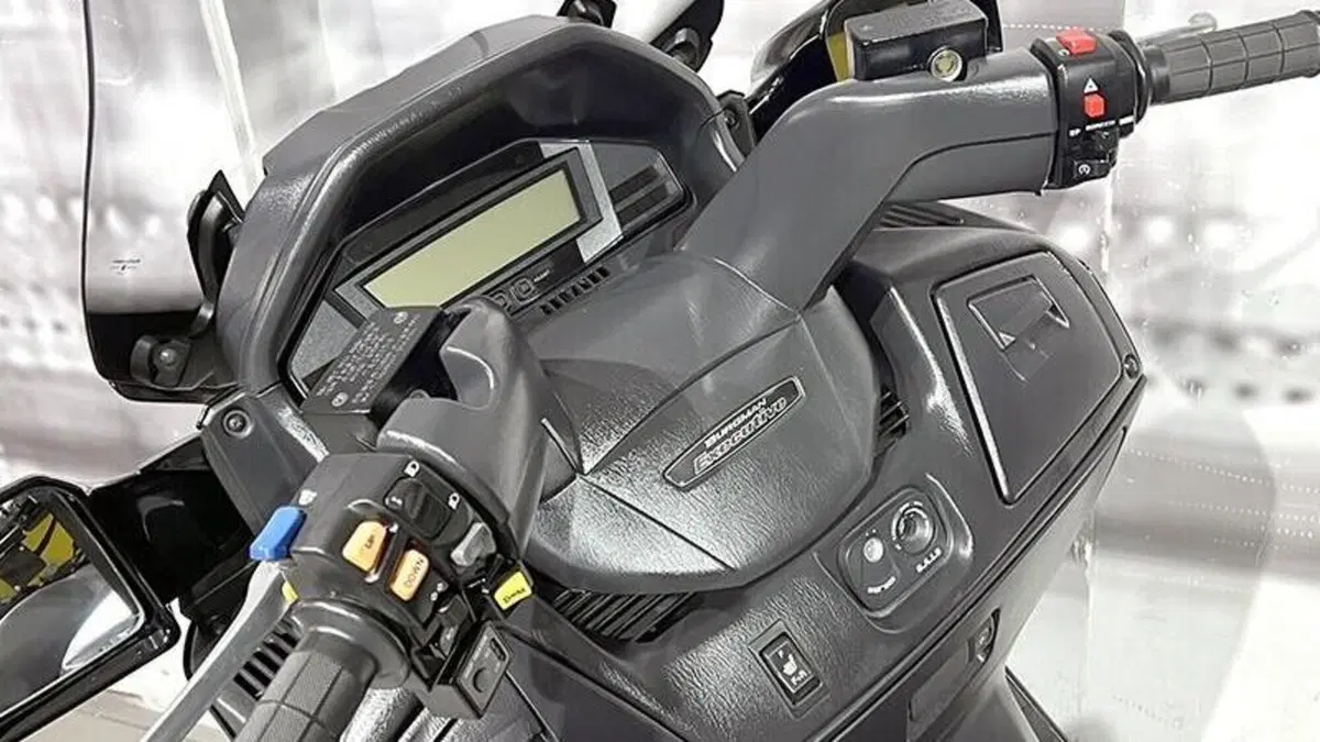 Suzuki Burgman AN 650 Executive ABS (2006 - 12)  (6)
