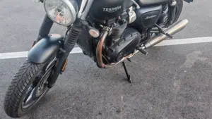 Triumph Street Twin 900 (2017 - 18)  (3)