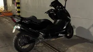 Yamaha T-Max 500 (2008 - 12)  (3)