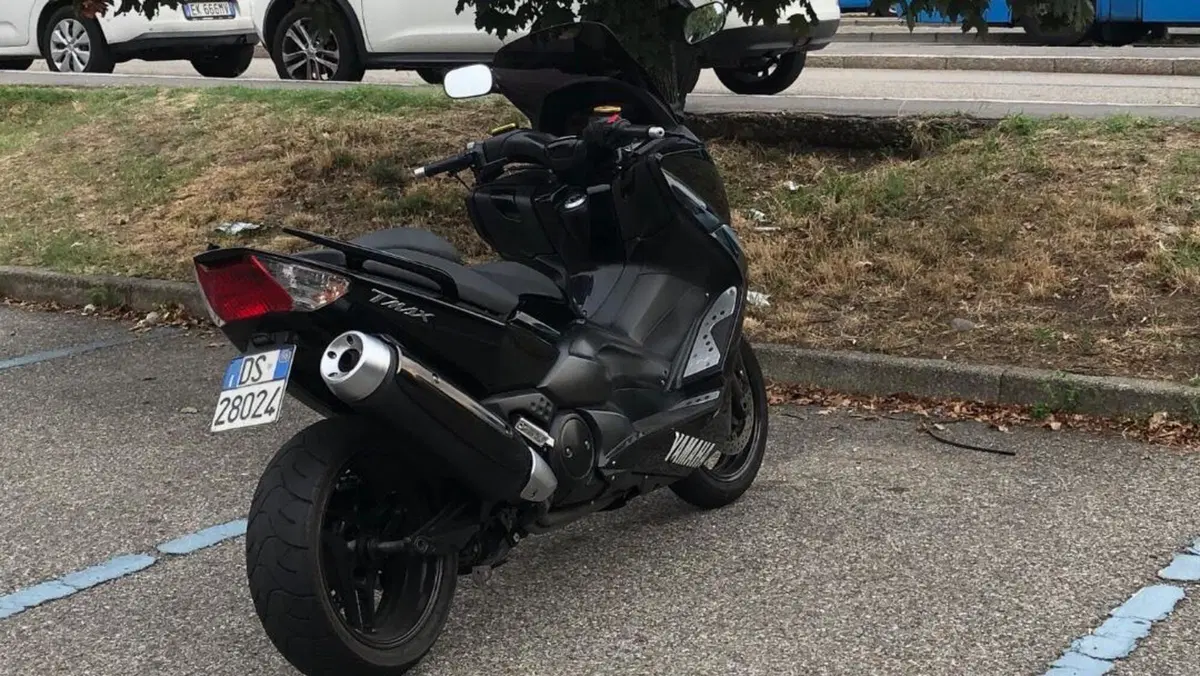Yamaha T-Max 500 (2008 - 12)  (4)