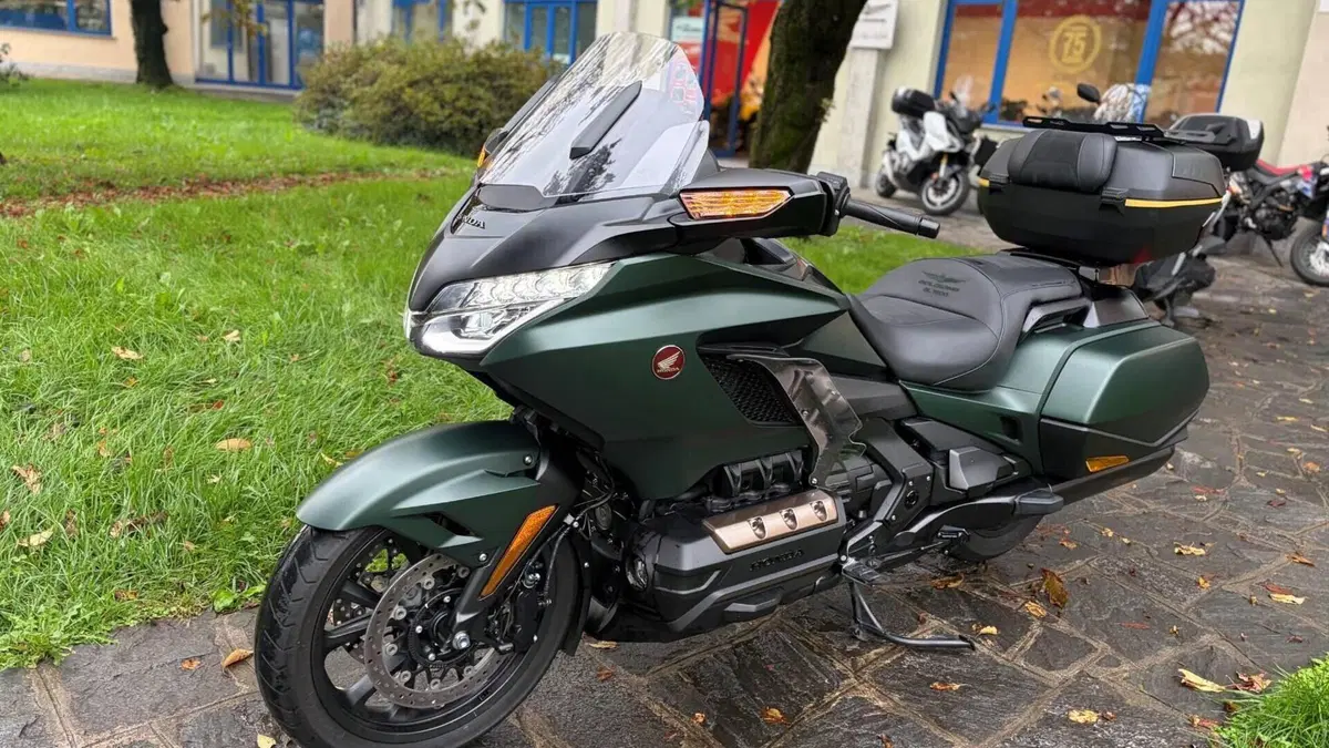 Honda GL 1800 Gold Wing DCT (2021 - 24)  (2)