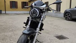 Suzuki SV 650 (1999 - 02)  (2)