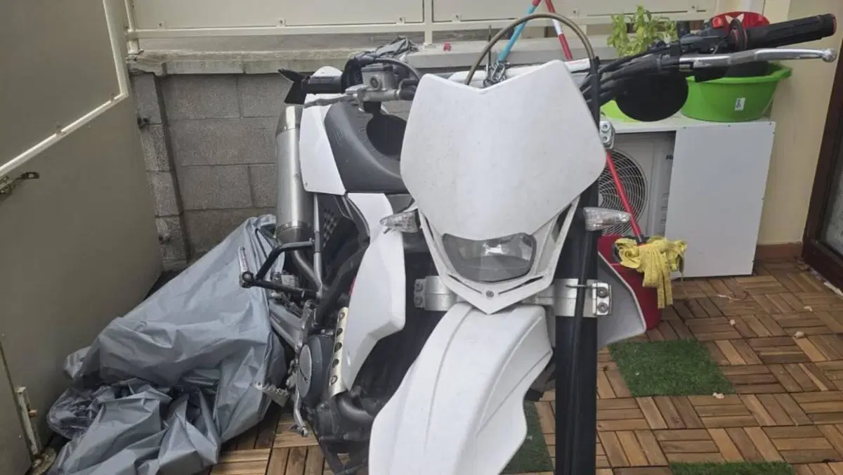 Fantic Motor Motard 125 Competition 4t (2020)  (2)