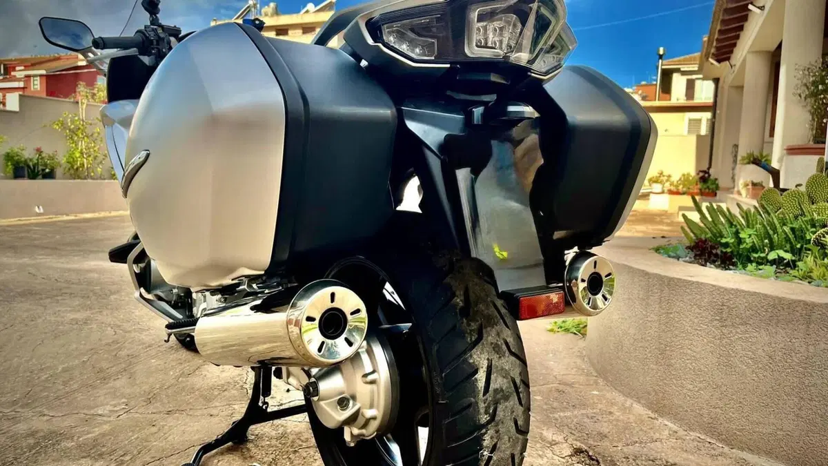 Yamaha FJR 1300 AE (2016 - 20)  (3)