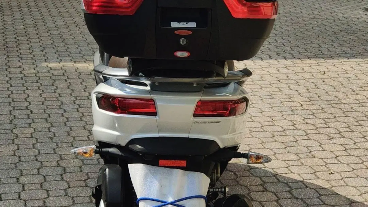 Piaggio MP3 500 ie Business LT (2014 - 16)  (2)
