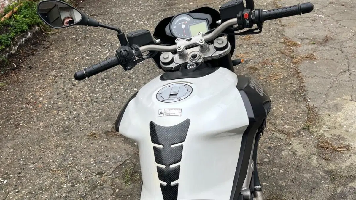 Aprilia Shiver 750 (2010 - 16)  (7)