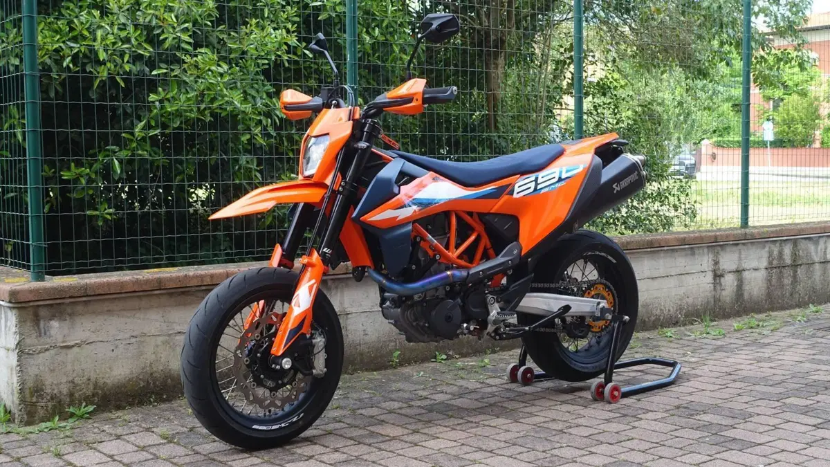 KTM 690 SMC R (2023 - 25)  (2)