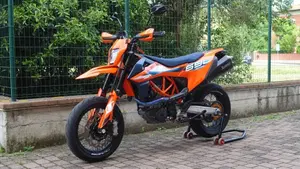 KTM 690 SMC R (2023 - 25)  (2)
