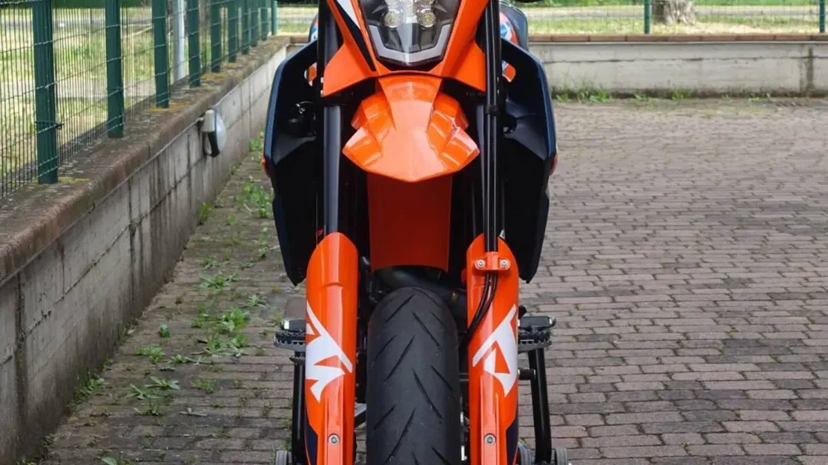 KTM 690 SMC R (2023 - 25)  (3)