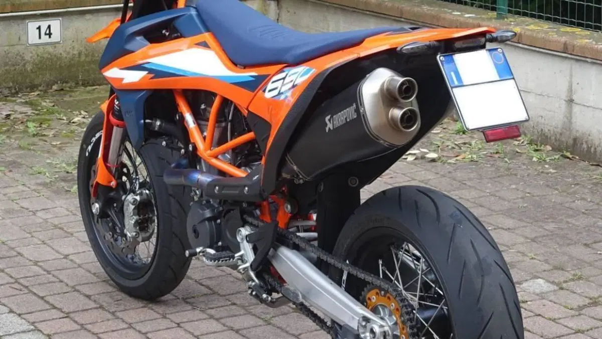 KTM 690 SMC R (2023 - 25)  (5)