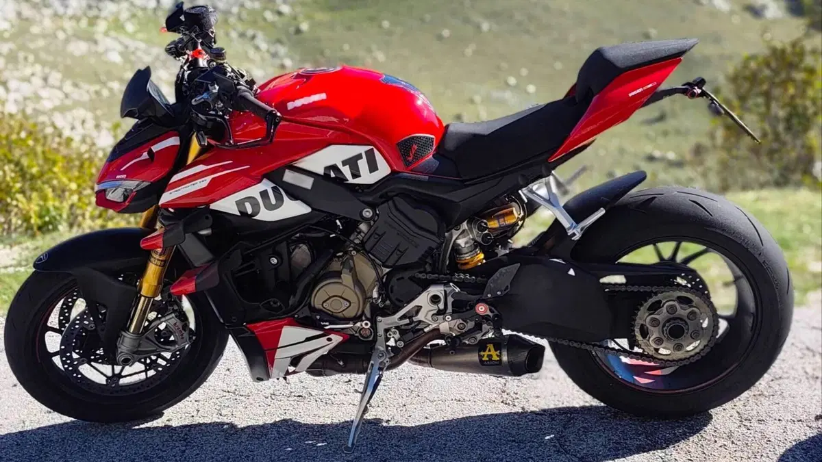 Ducati Streetfighter V4 1100 S (2020) 