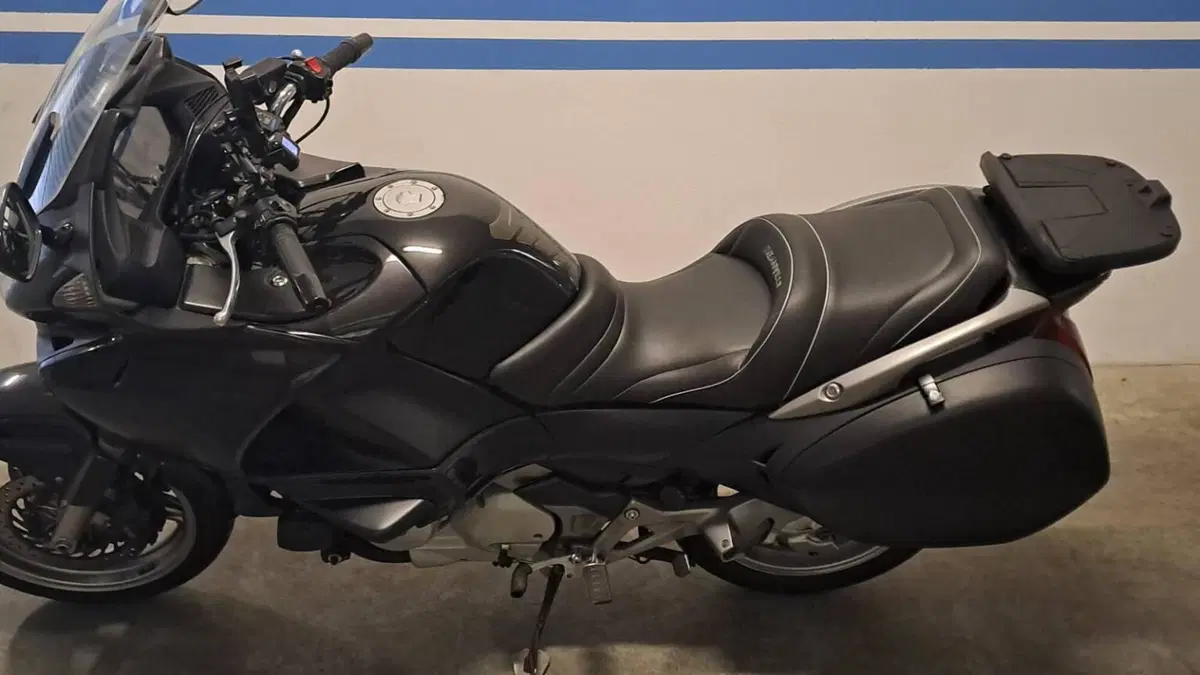 Honda Deauville 700   (2)