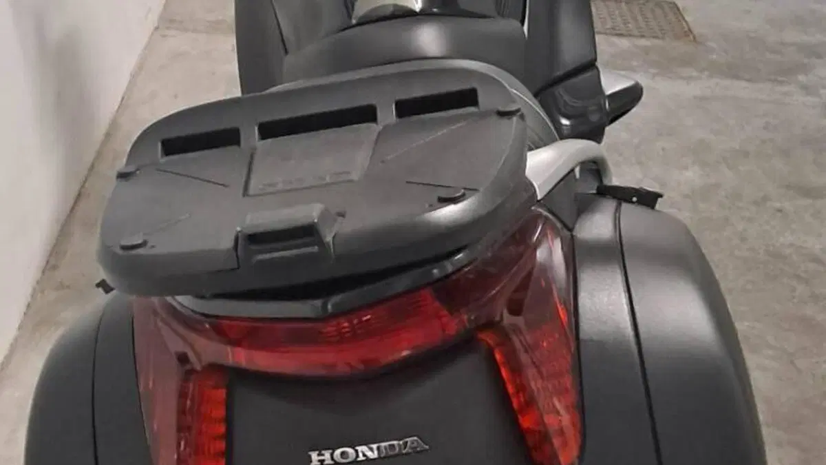 Honda Deauville 700   (3)