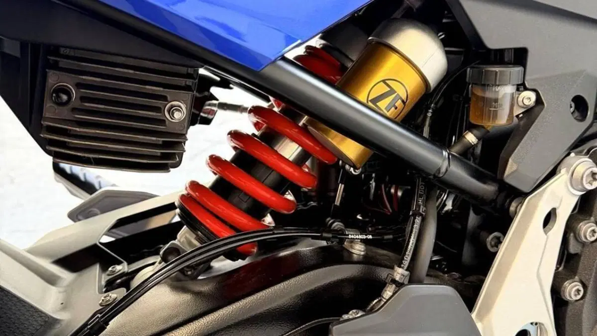 Bmw F 900 XR (2025 - 27)  (3)