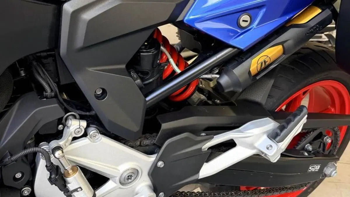 Bmw F 900 XR (2025 - 27)  (5)