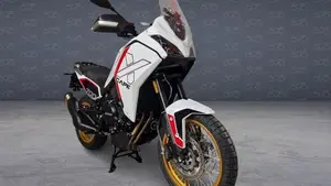 Moto Morini X-Cape 700 Gold Edition (2025 - 26)  (2)