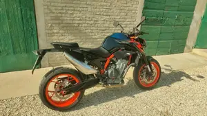 KTM 890 Duke R (2021 - 23)  (3)