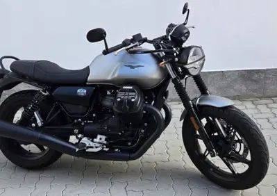 Moto Guzzi V7 Stone (2021 - 24) - Annuncio 10139845