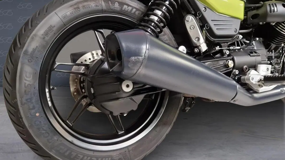 Moto Guzzi V7 Sport (2025 - 26)  (5)